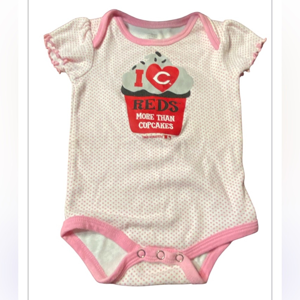 MLB genuine merchandise, Cincinnati Reds One Piece bodysuit. size 18 months.